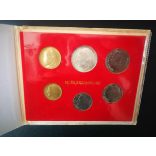 Vatikán II. János Pál pápa érme szett 1983 UNC, ezüst 500 Lírát tartalmaz