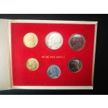 Vatikán II. János Pál pápa érme szett 1979 UNC, ezüst 500 Lírát tartalmaz