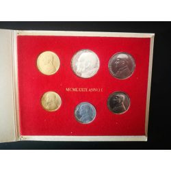   Vatikán II. János Pál pápa érme szett 1979 UNC, ezüst 500 Lírát tartalmaz