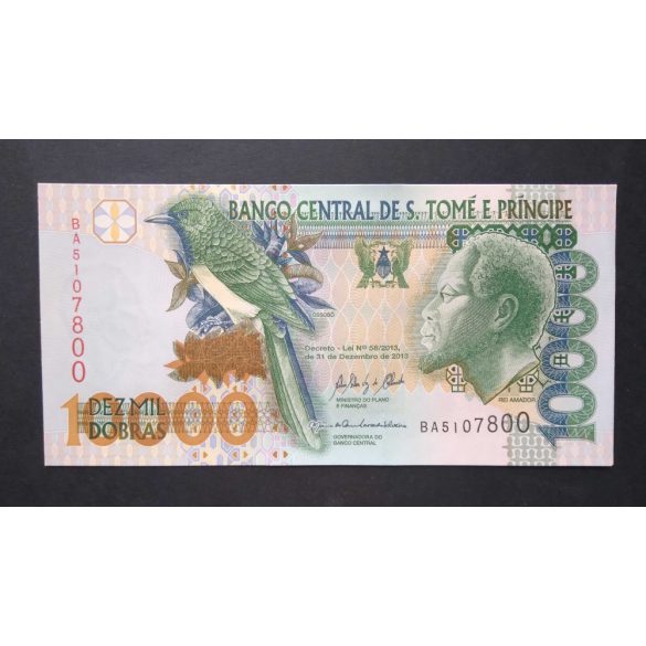 Sao Tome and Principe 10000 Dobras 2013 UNC 