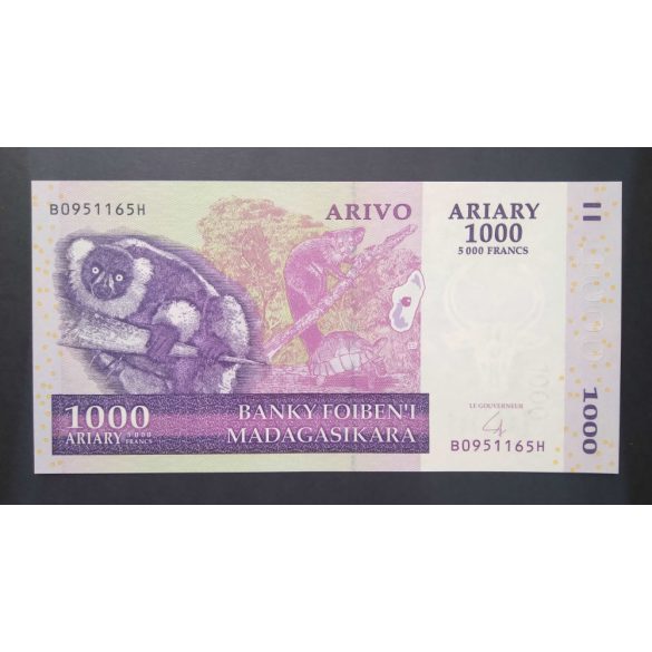 Madagascar 1000 Ariary/5000 Francs 2004 Unc