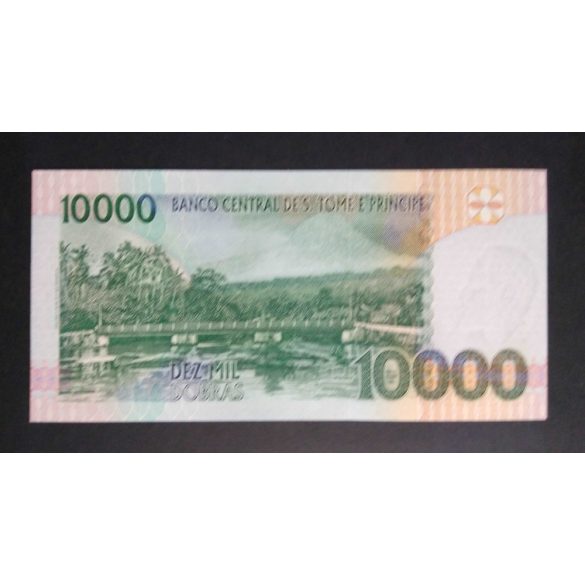 Sao Tome and Principe 10000 Dobras 2004 UNC