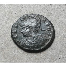   Constantinus I. 306-337 Follis URBS ROMA ASIS Romulus és Remus 2,05 g