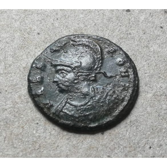 Constantinus I. 306-337 Follis URBS ROMA ASIS Romulus és Remus 2,05 g