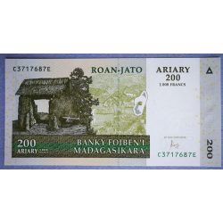 Madagascar 200 Ariary 1000 Francs 2004 UNC