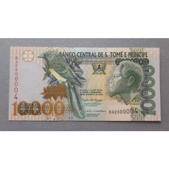 Sao Tome and Principe 10000 Dobras 2004 UNC